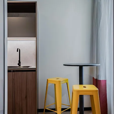 Lemonade 3* Santiago de Compostela